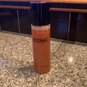 Iconic spray bronzer